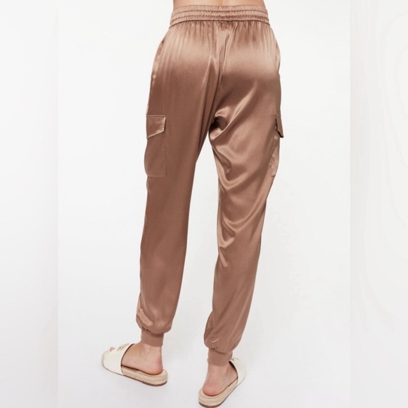 Cami NYC Elsie Silk Jogger Pant in Beechwood Size XXS NWT - Picture 2 of 8